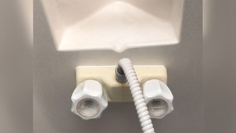 How to Replace a Rv Shower Faucet