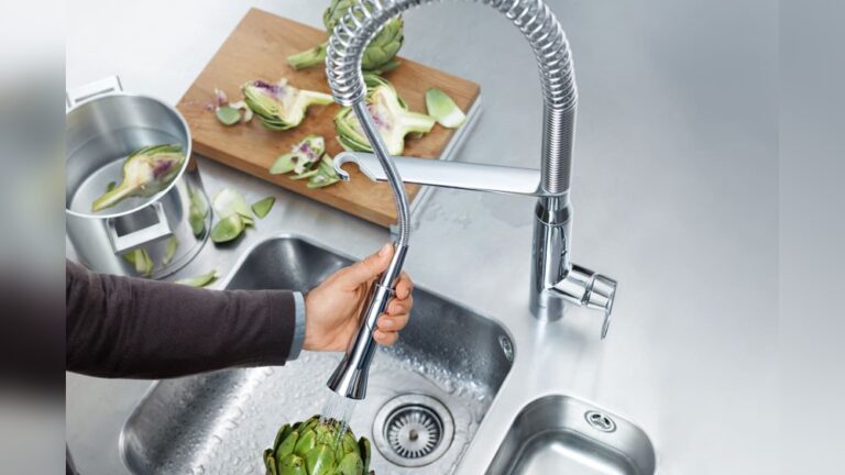 Pull down Faucet Vs Side Sprayer
